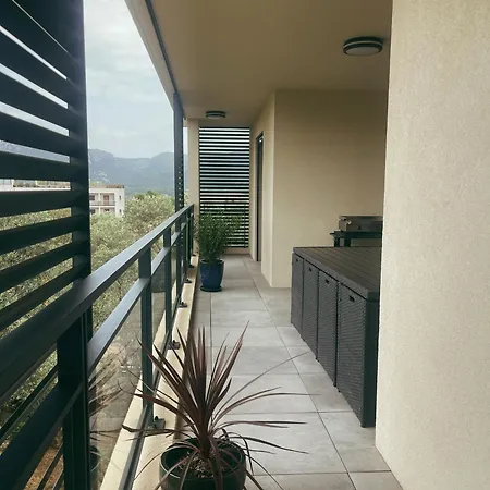 Daire Moderne 3 Spacieuses Sur Le Port De Porto-vecchio Avec Vue