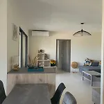 Moderne 3 Spacieuses Sur Le Port De Porto-vecchio Avec Vue *