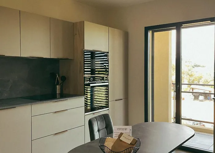 Spacieux 6 Personnes Sur Le Vieux Port Апартаменти Порто-Веккіо