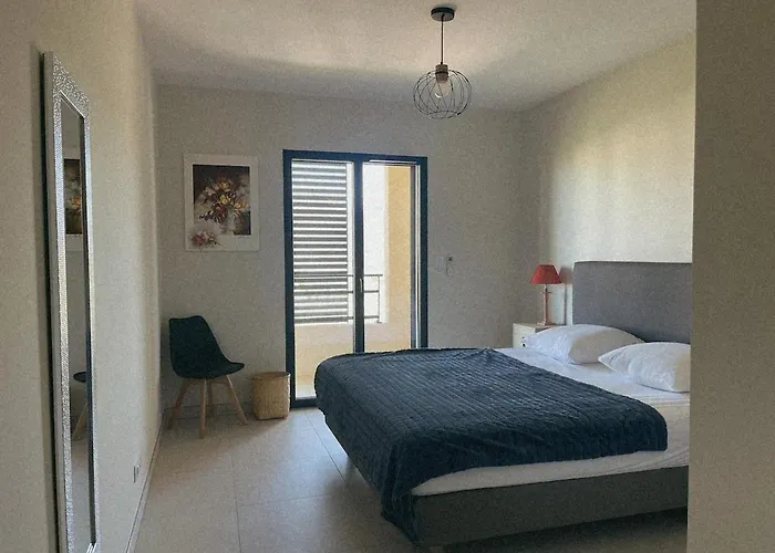 Moderne 3 Spacieuses Sur Le Port De Porto-vecchio Avec Vue