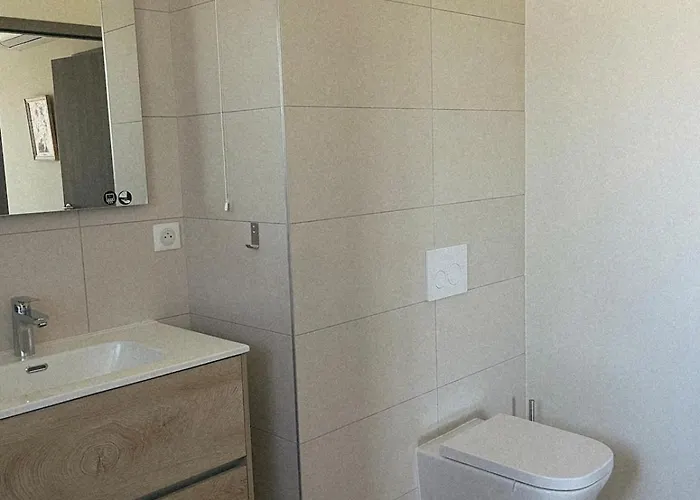 Appartement Moderne 3 Spacieuses Sur Le Port De Porto-vecchio Avec Vue *