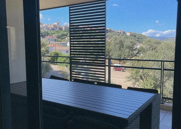 Spacieux 6 Personnes Sur Le Vieux Port Апартаменти Порто-Веккіо