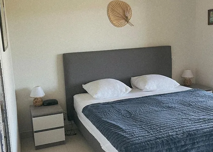 Moderne 3 Spacieuses Sur Le Port De Porto-vecchio Avec Vue