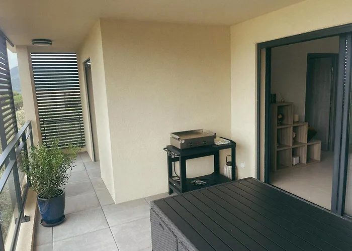 Appartement Moderne 3 Spacieuses Sur Le Port De Porto-vecchio Avec Vue