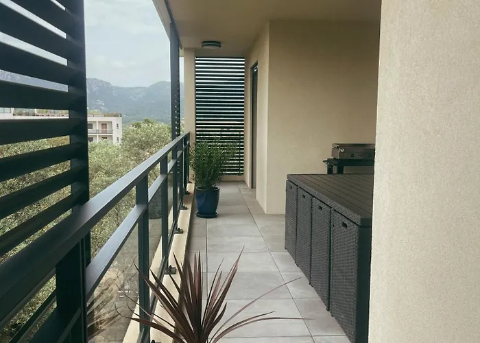 Appartement Moderne 3 Spacieuses Sur Le Port De Porto-vecchio Avec Vue